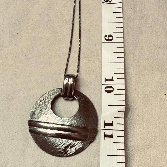 Silver Tone Round Pendant w/Open Circle at top & 2 Bands Across Middle Vintage - Picture 7 of 10